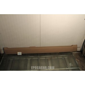 124-125 UNDER DOOR RIGHT WITHOUT HOLES 