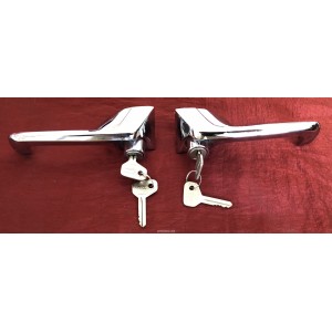 HANDLE WITH KEYS FIRST SERIE SHORT MODEL NOS WITH DEFECT IN CHROME PAIR